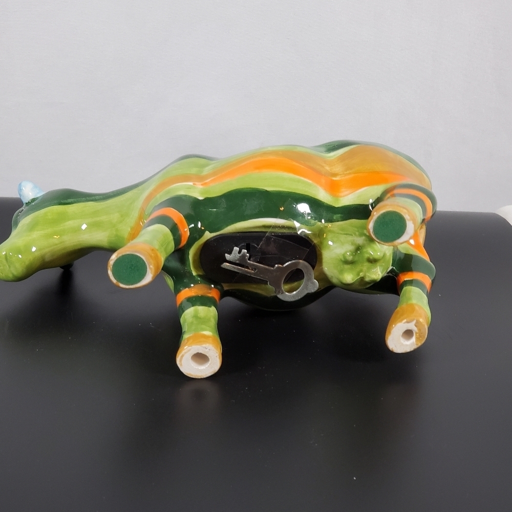 Cow Parade "Farm" Figurine - Picture 5 of 5